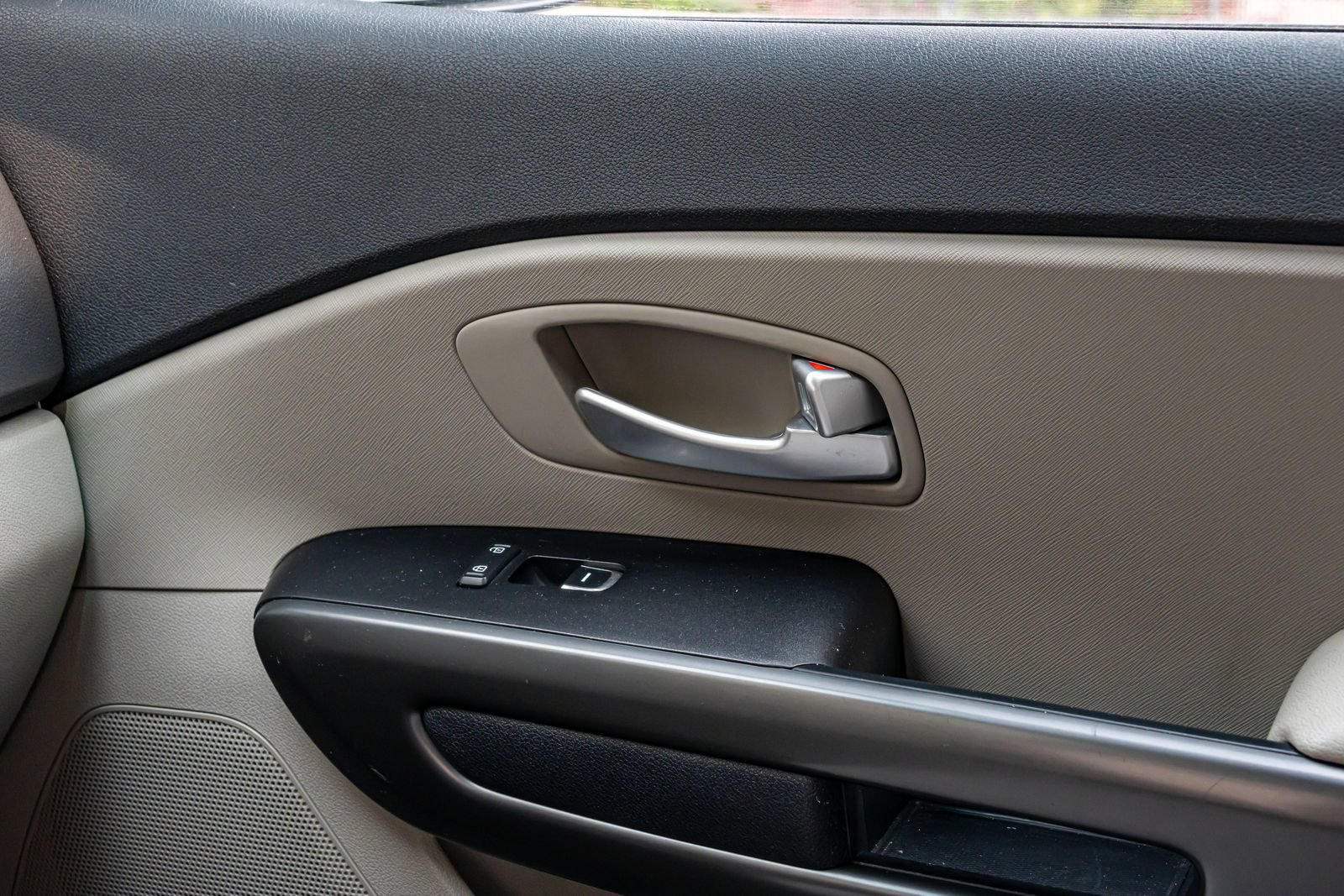 Used 2019 Kia Sedona L FWD image 23