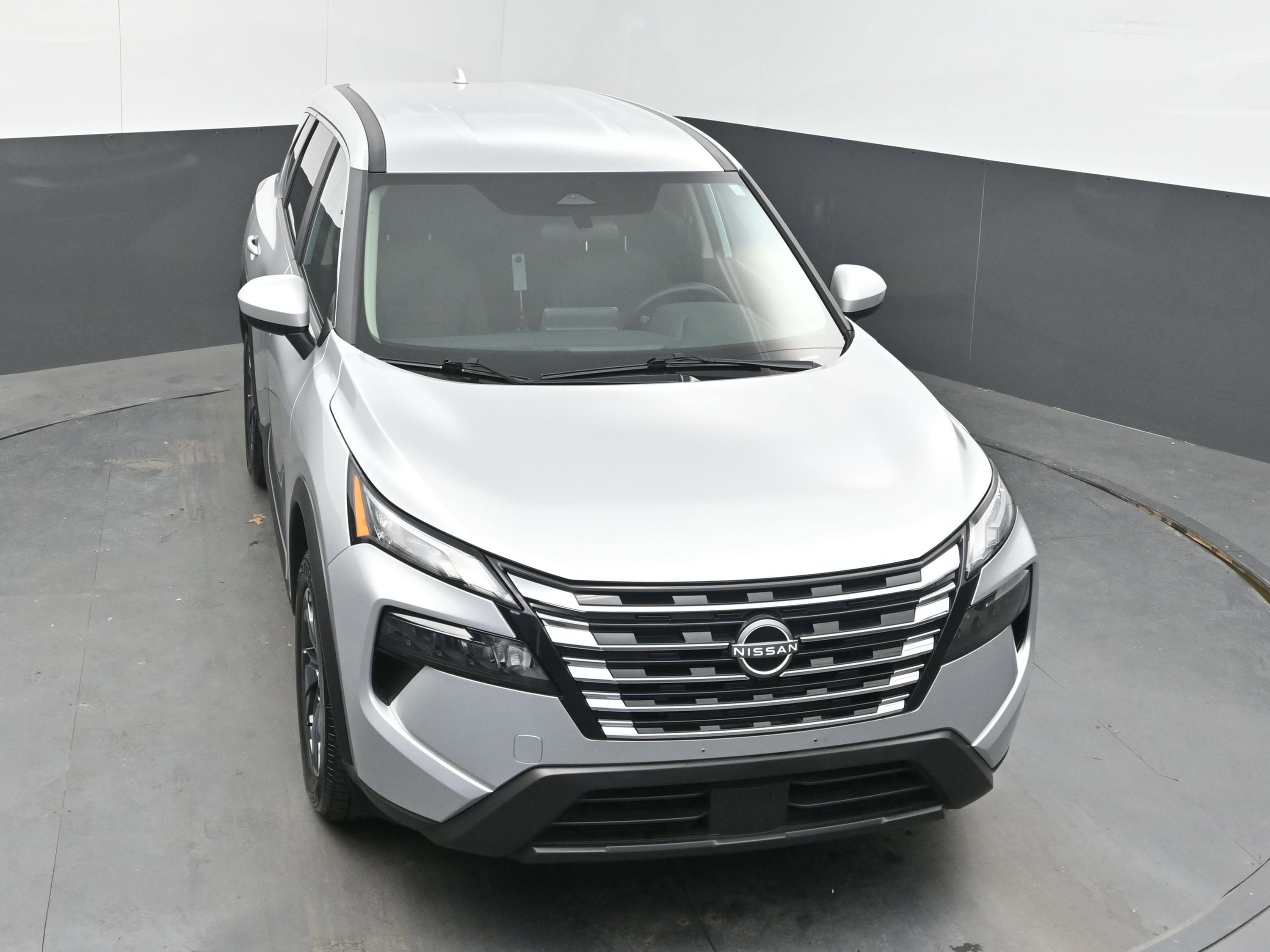 Used 2025 Nissan Rogue SV image 32