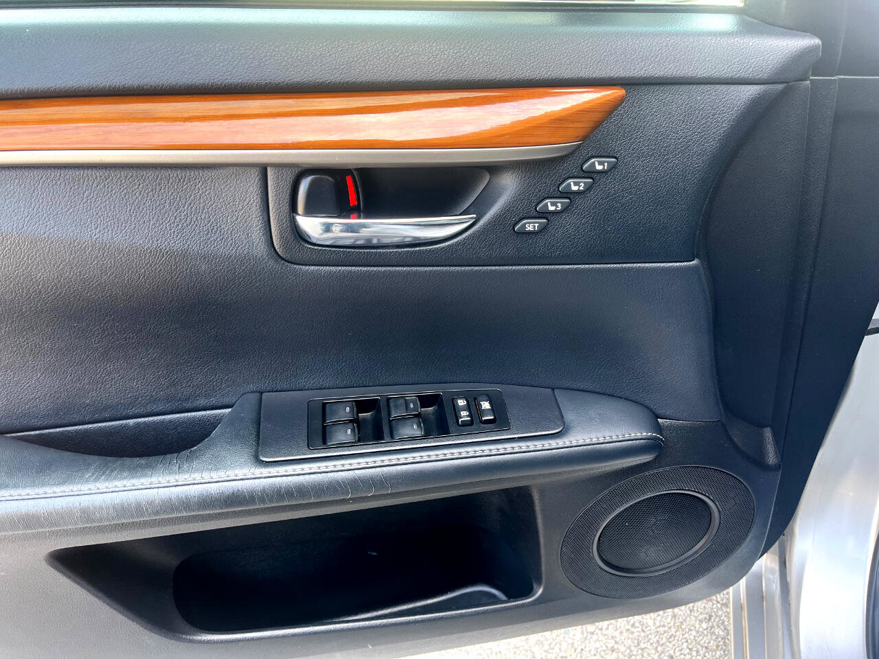 Used 2013 Lexus ES 300h image 20