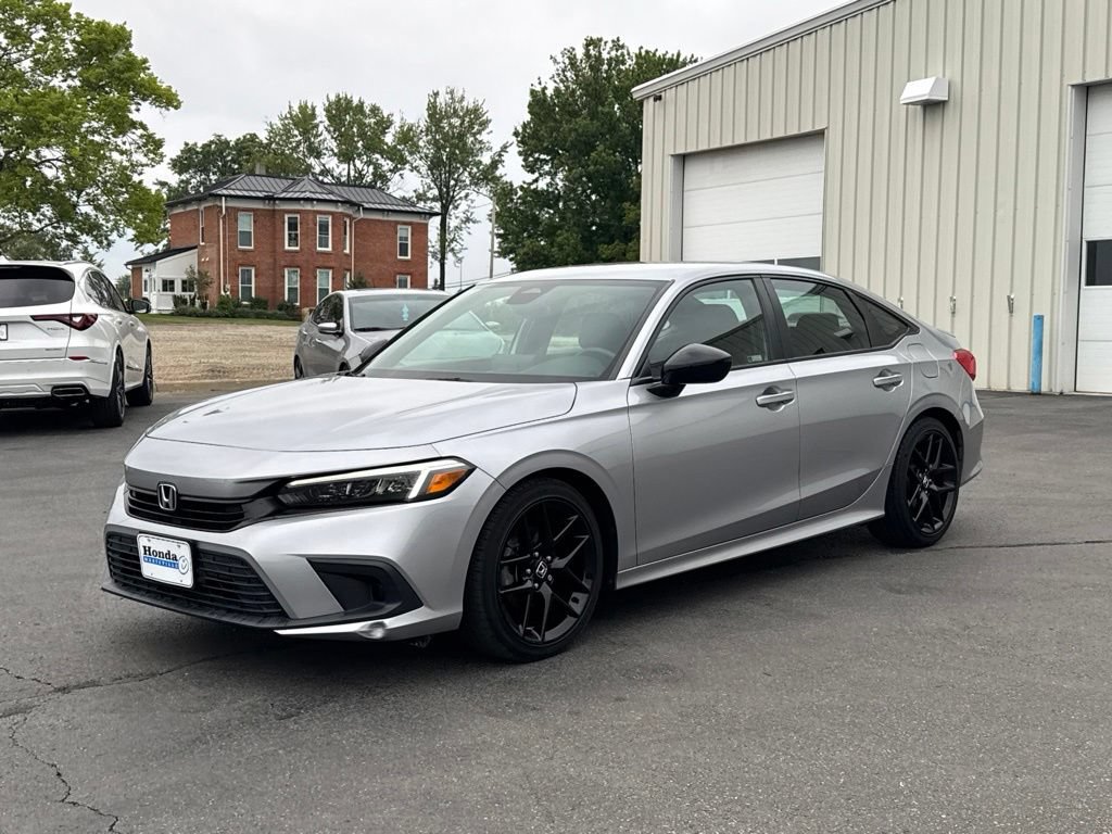 Used 2023 Honda Civic Sport image 3