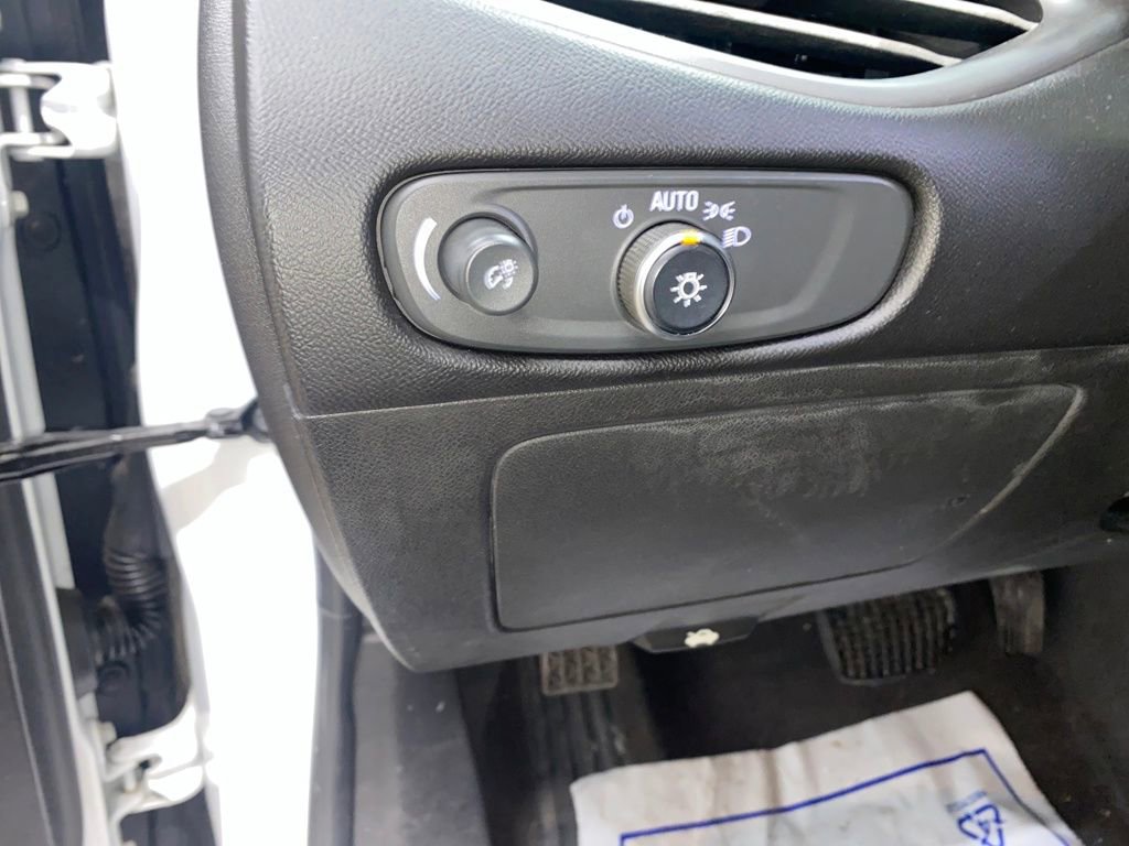 Used 2018 Chevrolet Malibu LS image 29