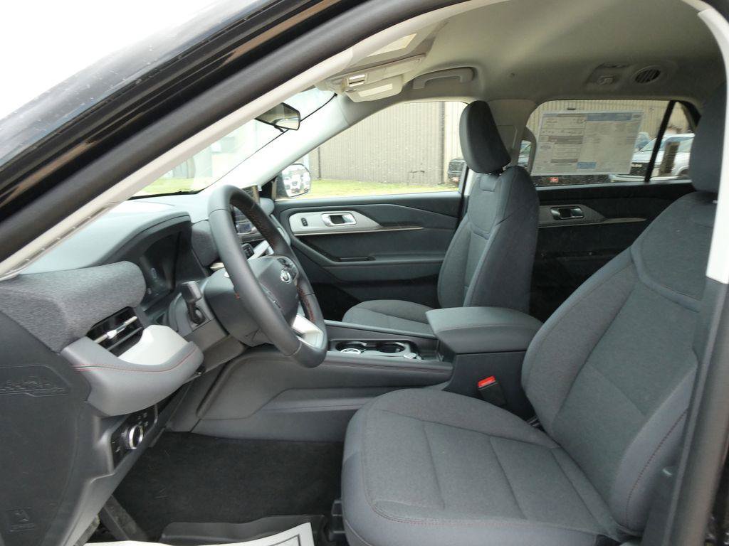 New 2026 Ford Explorer Active AWD/4WD image 17