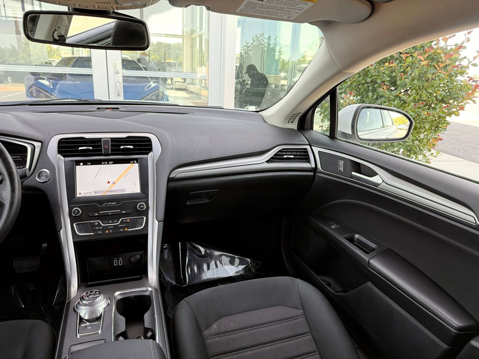 Used 2019 Ford Fusion SE FWD image 24