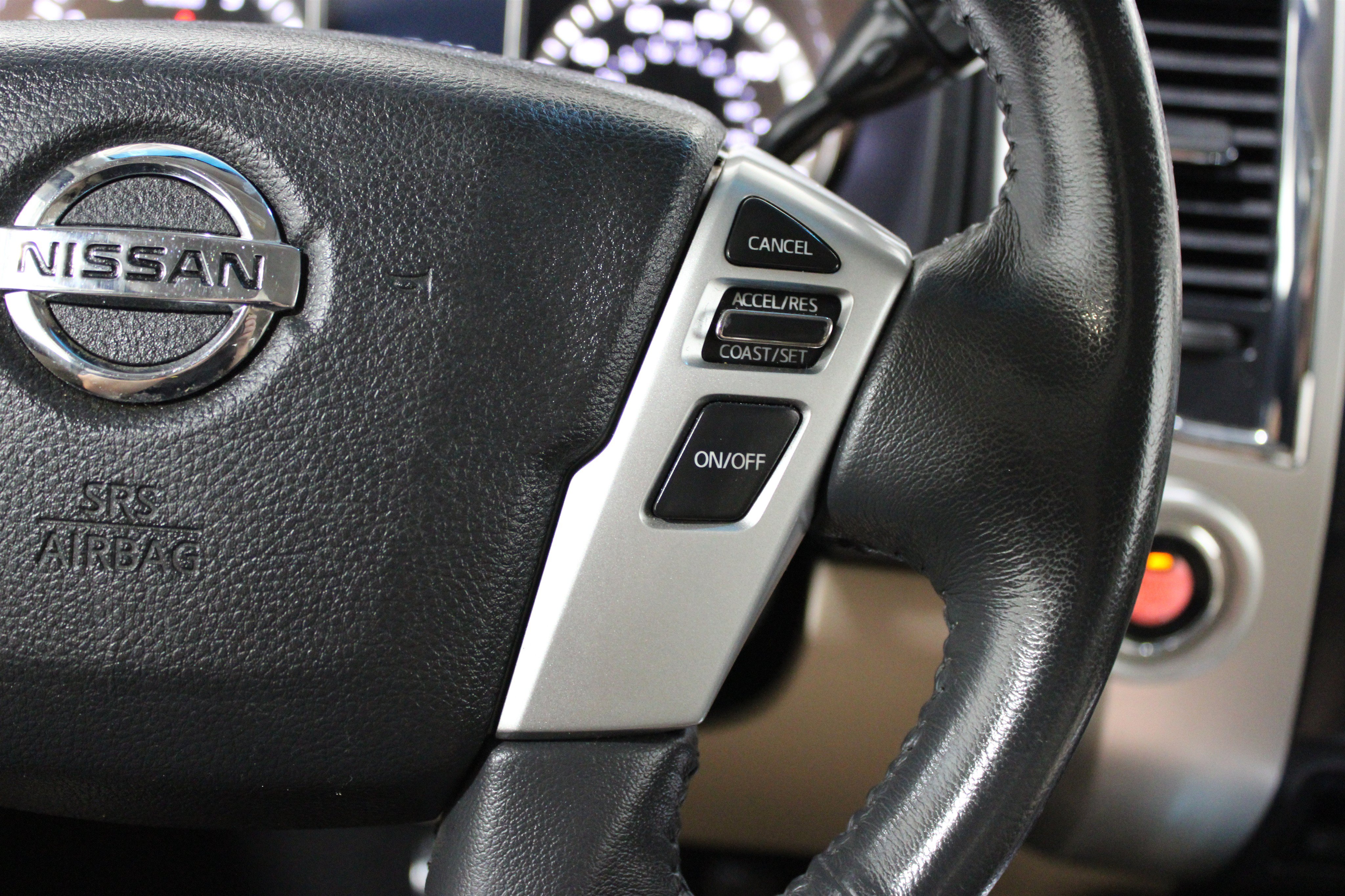 Used 2017 Nissan Titan SL w/ SL Towing Convenience Package RWD image 13