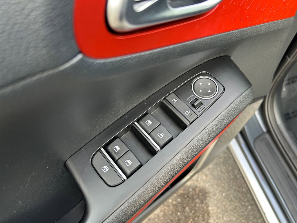 Used 2023 Kia Soul GT-Line image 24