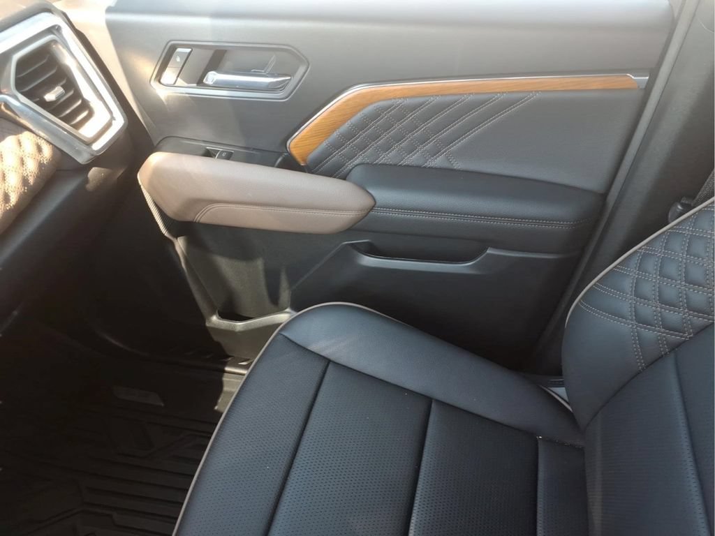 Used 2024 GMC Canyon Denali AWD/4WD image 27