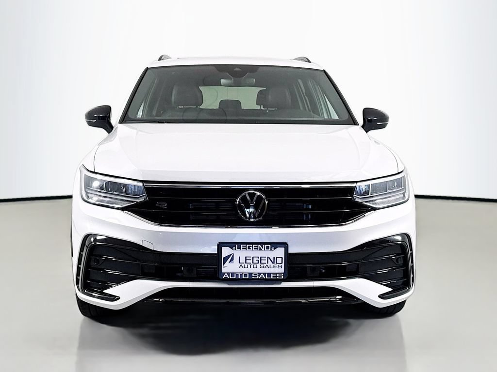 Used 2024 Volkswagen Tiguan SE R-Line FWD image 2