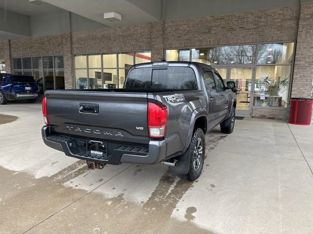 Used 2017 Toyota Tacoma TRD Sport w/ Tow Package (A/T) image 5