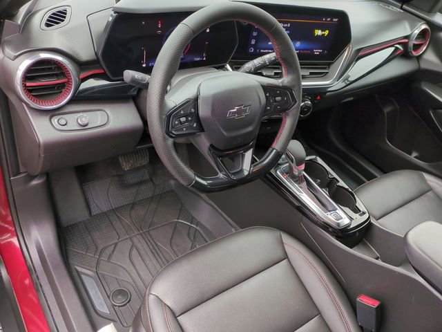 Used 2025 Chevrolet Trax RS w/ Driver Confidence Package image 11