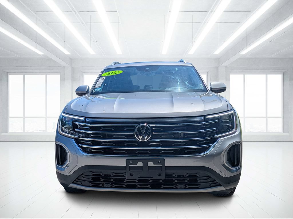 Used 2025 Volkswagen Atlas SEL AWD/4WD image 8