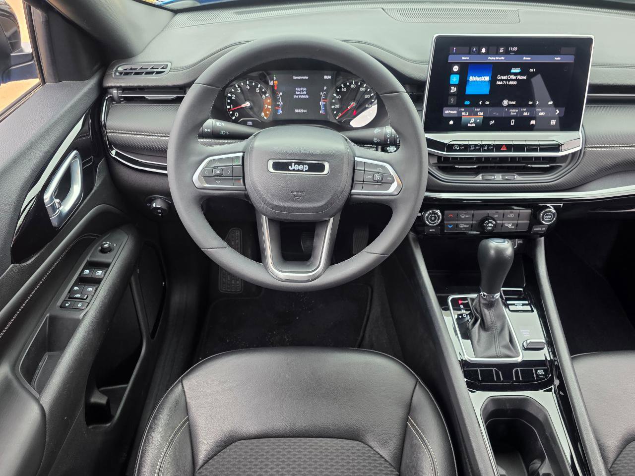 Used 2023 Jeep Compass Latitude image 12