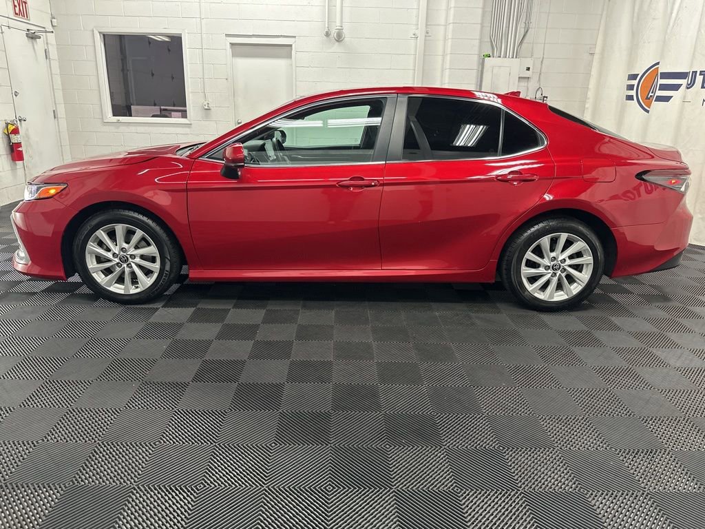 Used 2023 Toyota Camry LE AWD/4WD image 6