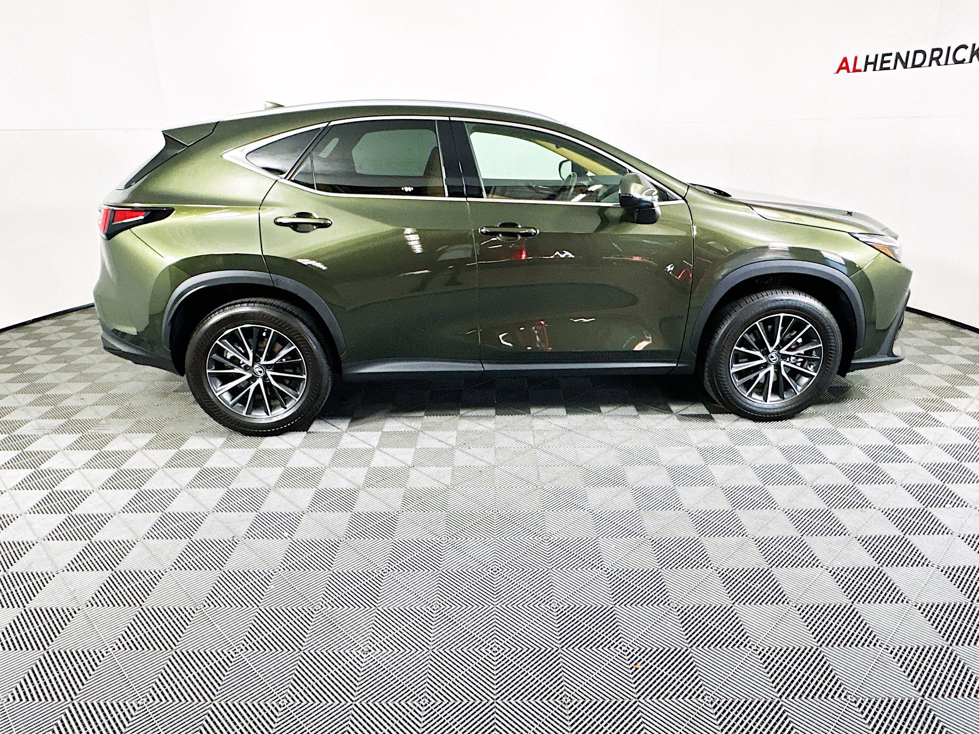 Used 2024 Lexus NX 250 FWD image 2