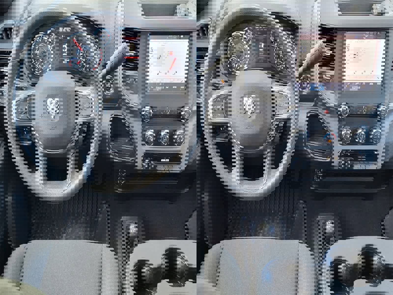 Used 2024 RAM 2500 Tradesman w/ Chrome Appearance Group image 25