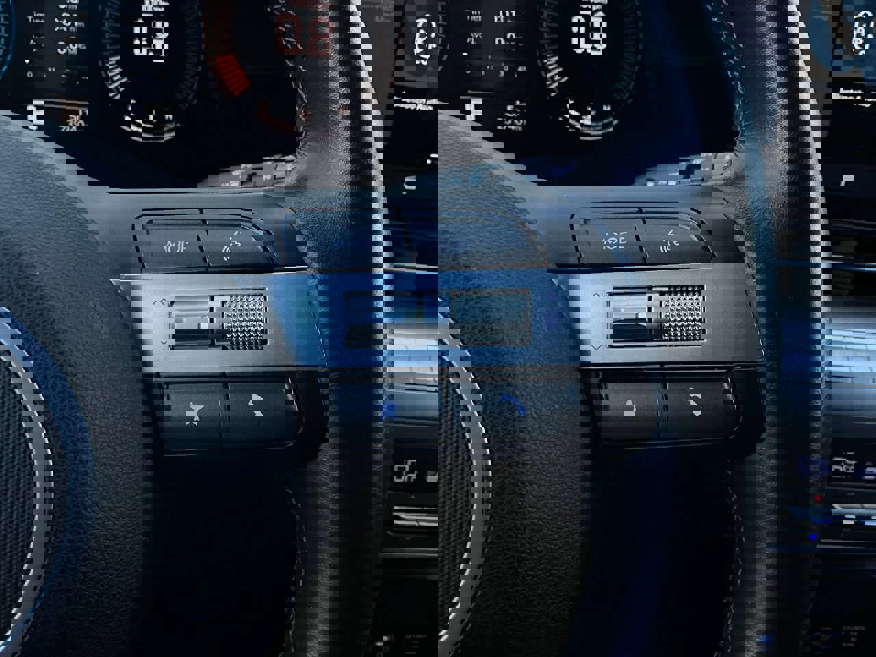 Used 2025 Hyundai Kona SEL image 36