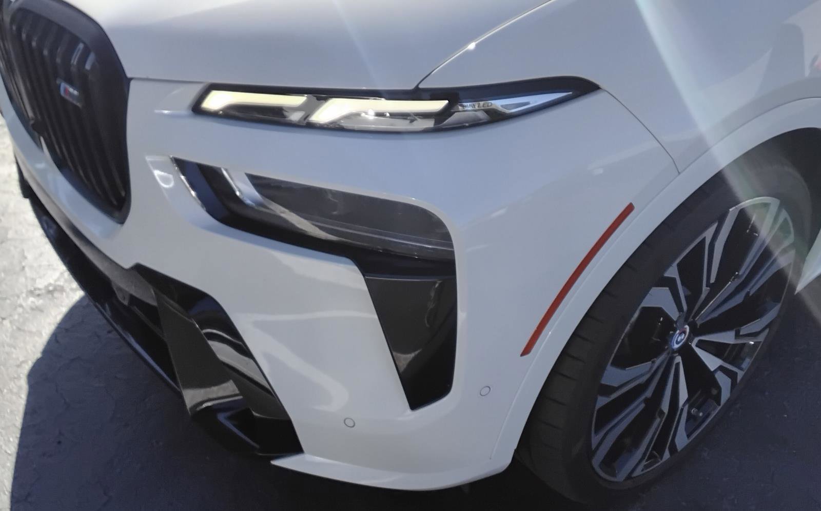 Used 2023 BMW X7 M60i w/ Executive Package image 7