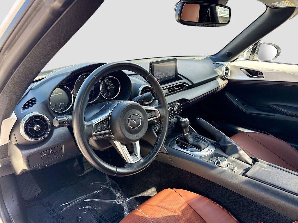 Used 2023 MAZDA MX-5 Miata Grand Touring image 2
