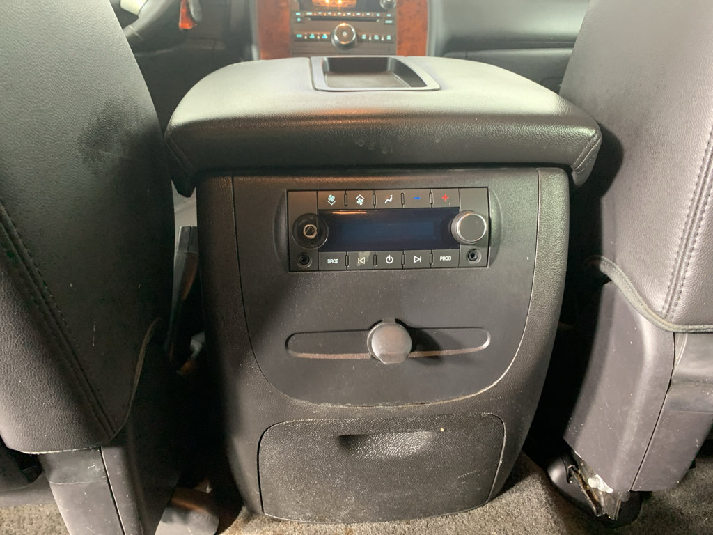 Used 2013 Chevrolet Suburban LT image 32