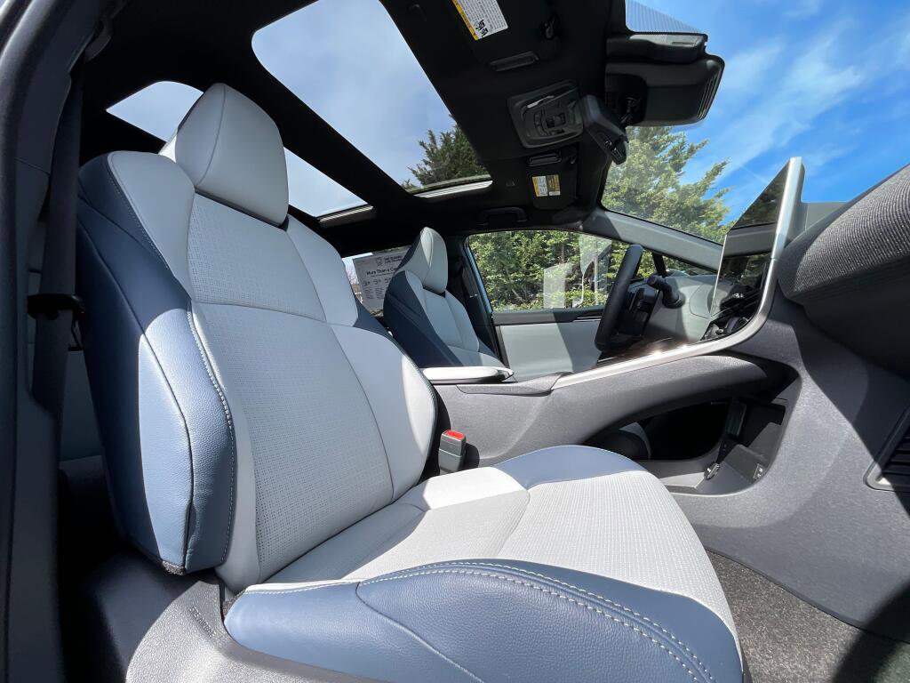 Certified 2025 Subaru Solterra AWD/4WD image 14