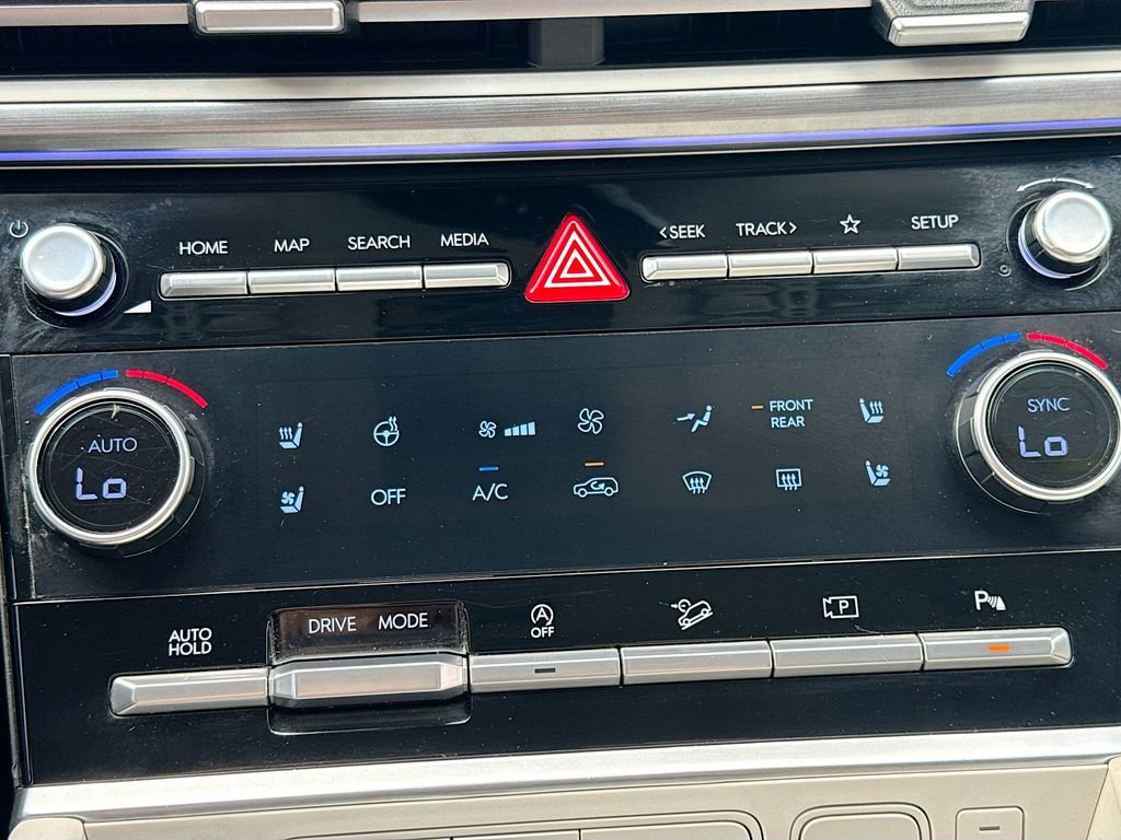 Used 2025 Hyundai Santa Fe Calligraphy FWD image 17