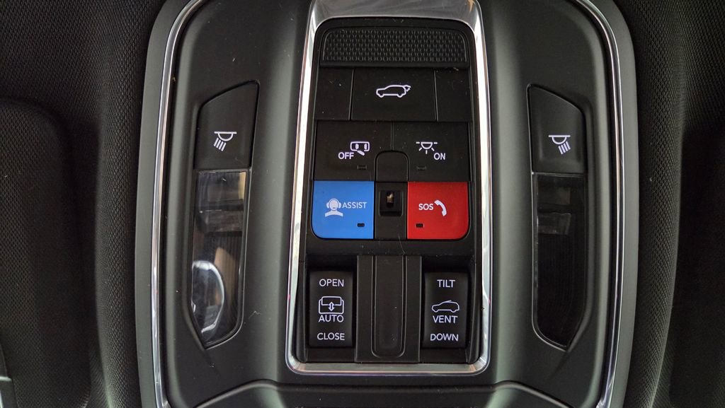 Used 2023 Jeep Grand Cherokee L Laredo AWD/4WD image 30