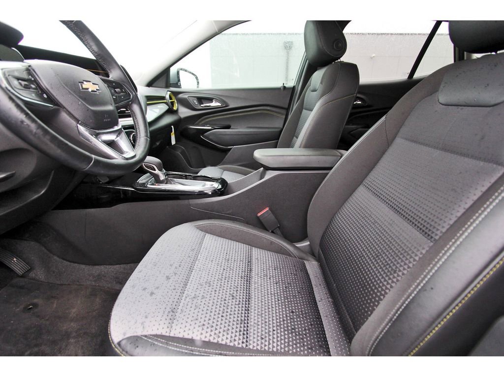 Used 2025 Chevrolet Trax LT w/ Driver Confidence Package FWD image 7