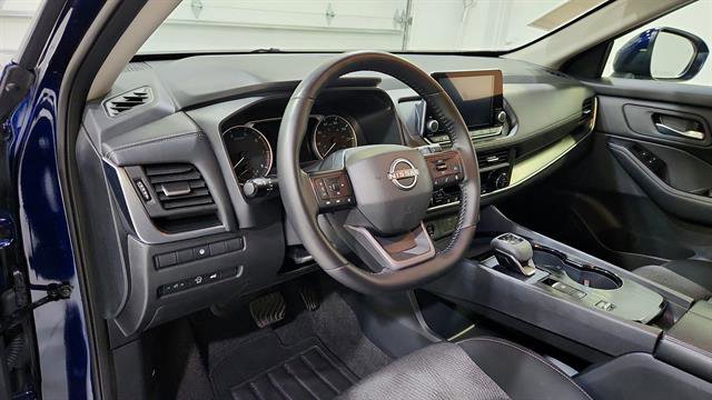 Certified 2025 Nissan Rogue SV image 10