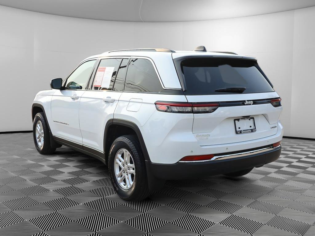 Used 2025 Jeep Grand Cherokee Laredo w/ MOPAR Finishing Package RWD image 5