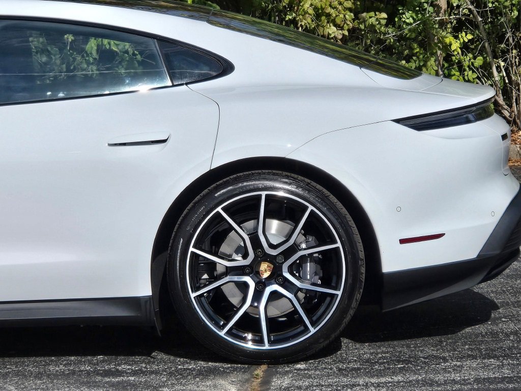 New 2026 Porsche Taycan image 13