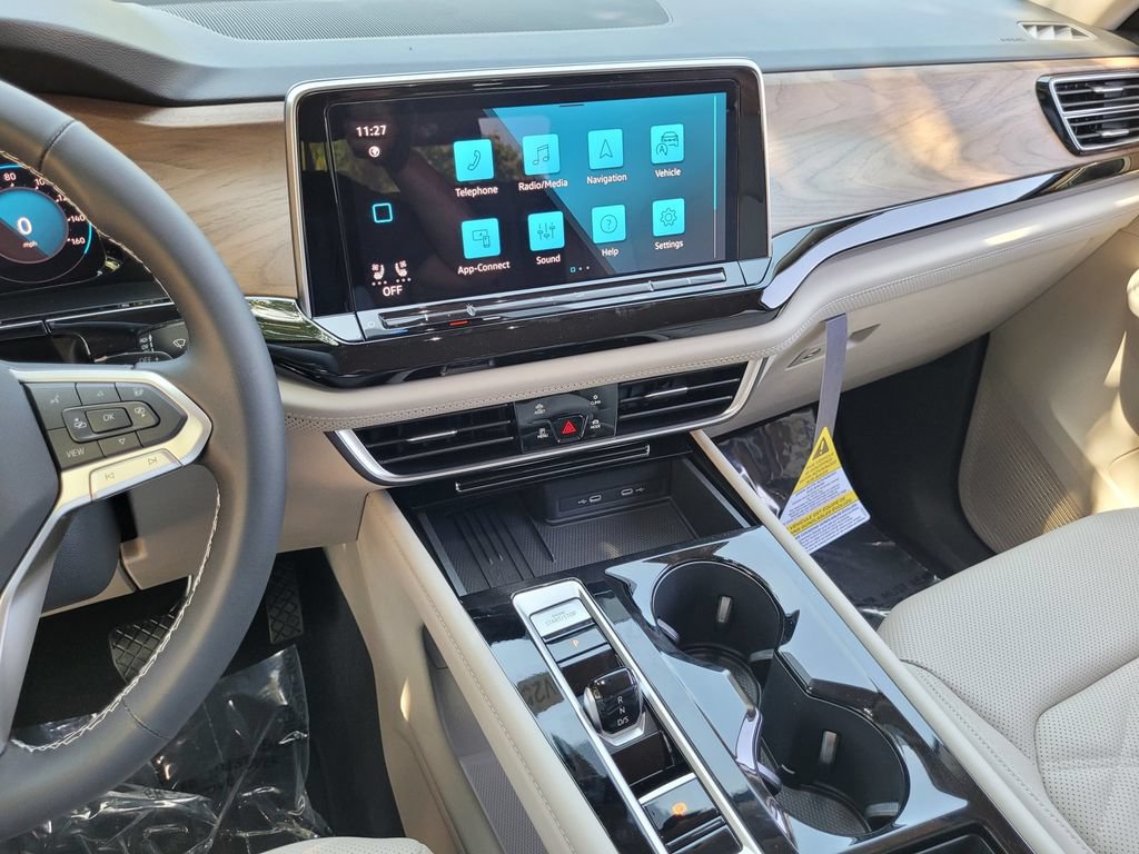 New 2025 Volkswagen Atlas SE FWD image 19