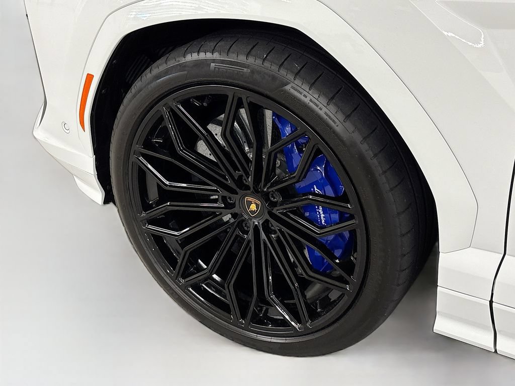 Used 2025 Lamborghini Urus SE AWD/4WD image 32