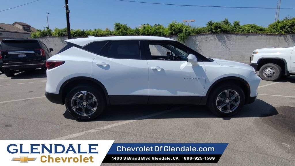 Certified 2025 Chevrolet Blazer LT AWD/4WD image 9