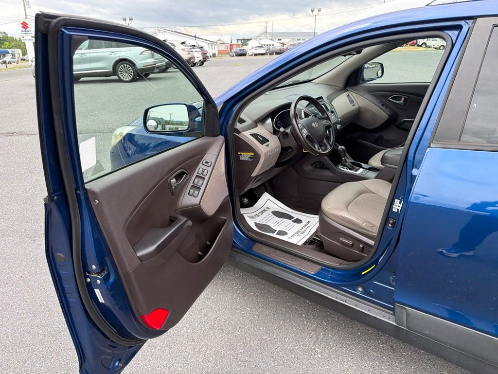 Used 2015 Hyundai Tucson SE AWD/4WD image 15