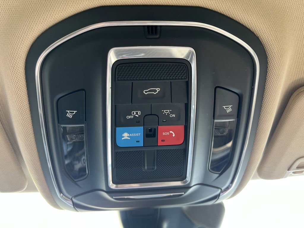 Used 2022 Jeep Grand Cherokee Limited image 13