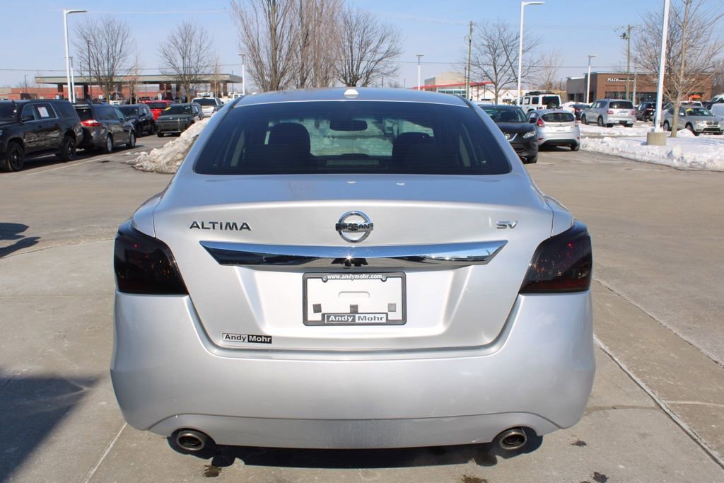 Used 2015 Nissan Altima 2.5 SV w/ Convenience Package image 8
