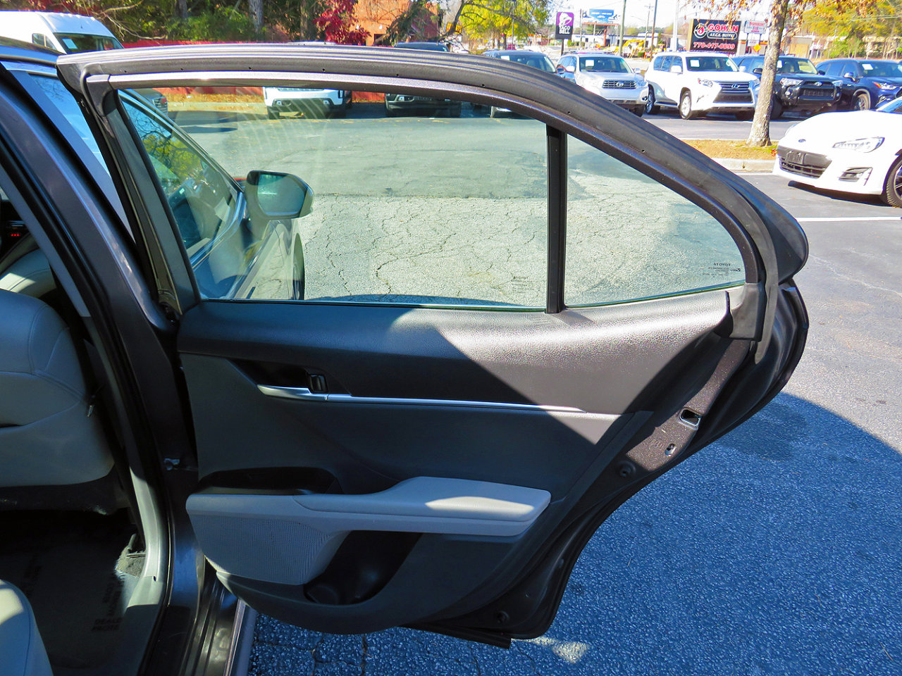 Used 2021 Toyota Camry SE image 18