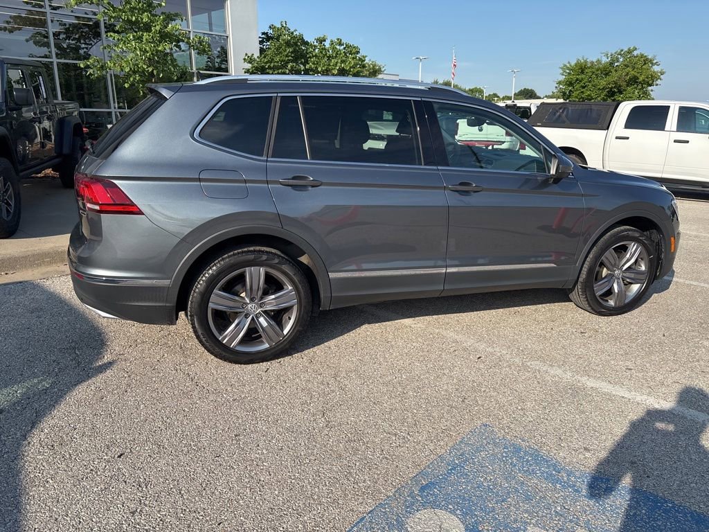 Used 2020 Volkswagen Tiguan SEL AWD/4WD image 28
