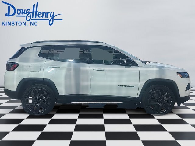 New 2026 Jeep Compass Latitude w/ Sun and Sound Group AWD/4WD image 6