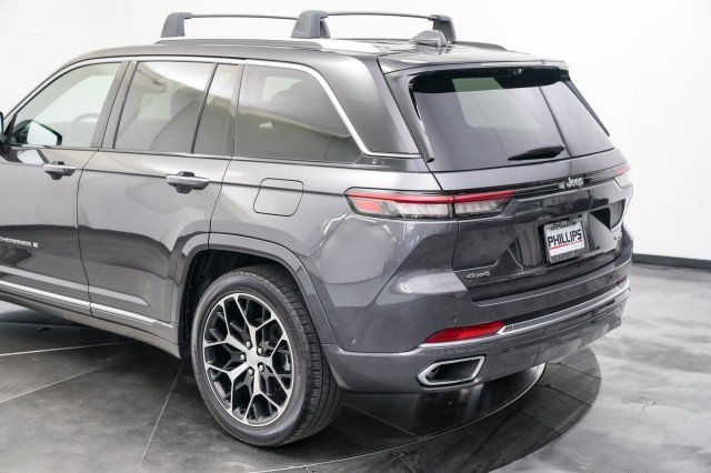 Used 2023 Jeep Grand Cherokee Summit image 10
