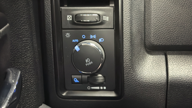 Used 2017 RAM 1500 Rebel w/ Luxury Group AWD/4WD image 30