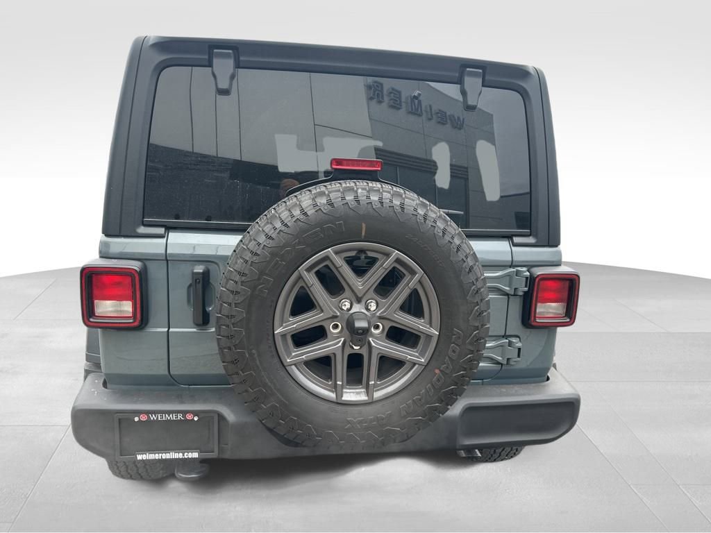 Used 2025 Jeep Wrangler Sport S image 4