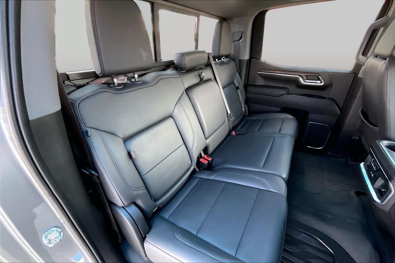 Used 2023 GMC Sierra 1500 SLT w/ SLT Premium Package AWD/4WD image 19