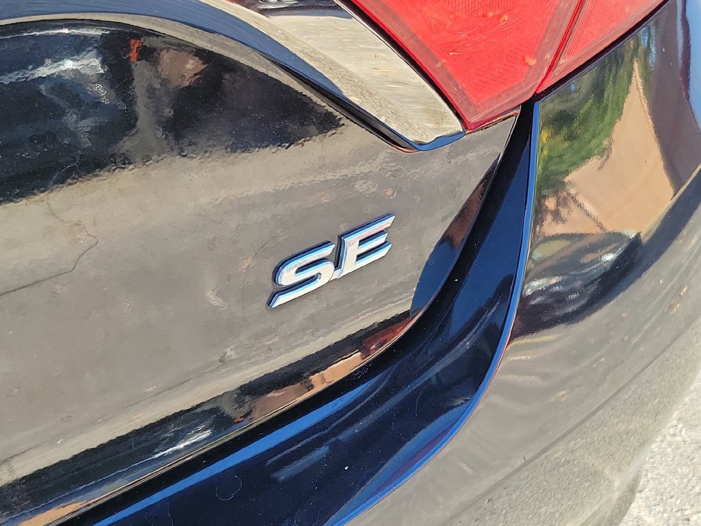 Used 2016 Toyota Camry SE FWD image 12