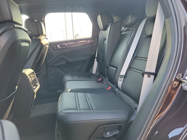 Certified 2023 Porsche Cayenne S Platinum AWD/4WD image 19