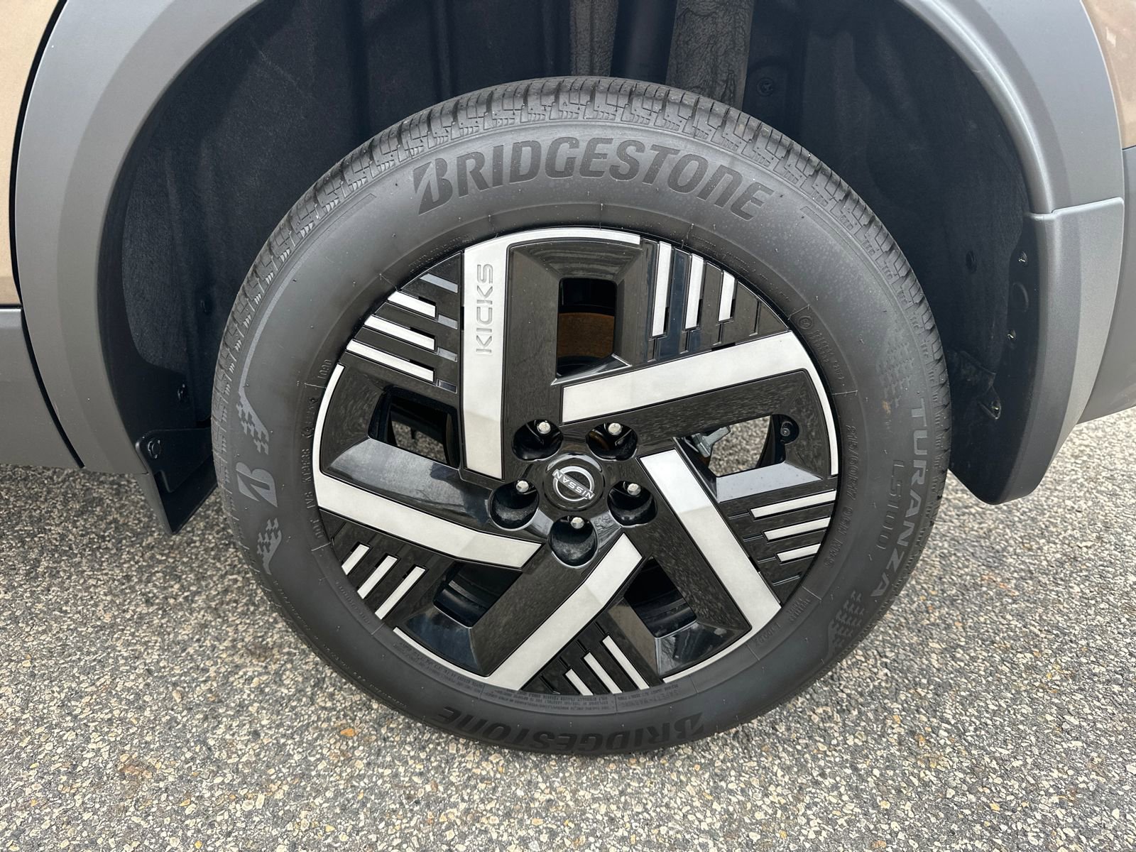 Used 2026 Nissan Kicks SV image 19