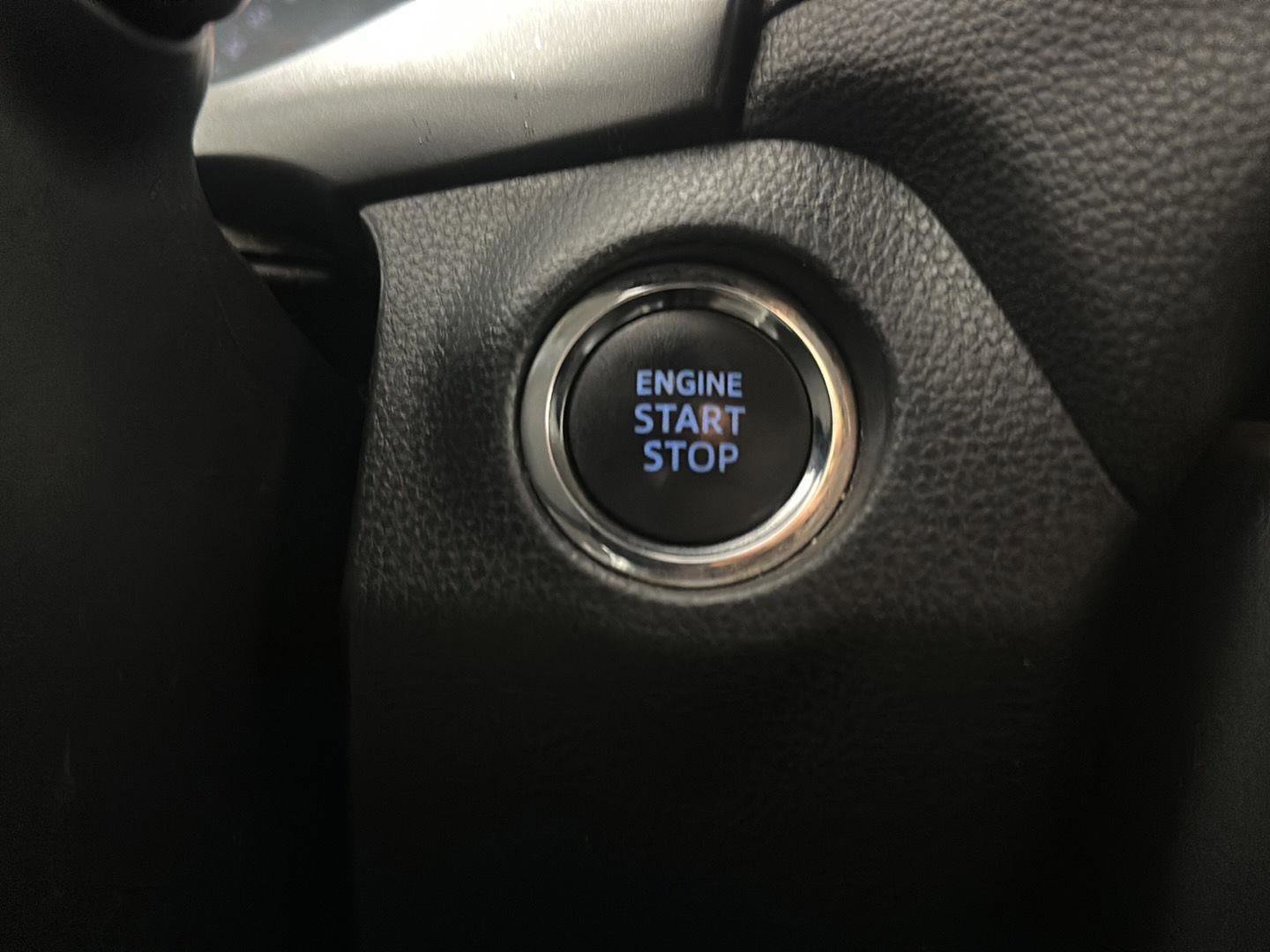 Used 2020 Toyota RAV4 XLE w/ Convenience Package image 14