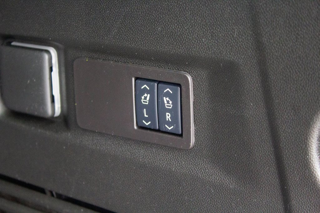 Used 2025 GMC Yukon Denali Ultimate image 25