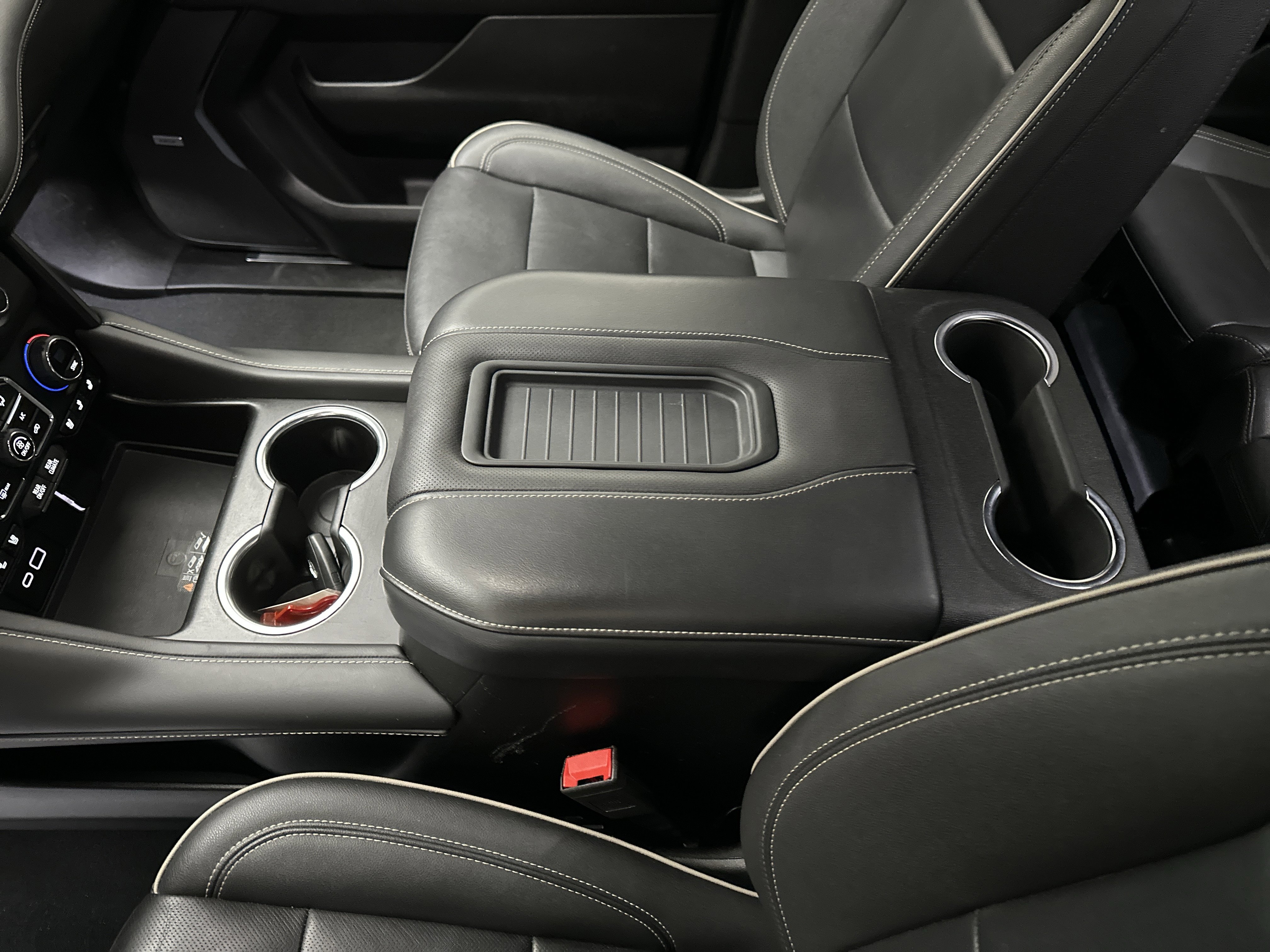 Used 2024 Chevrolet Suburban Premier image 46