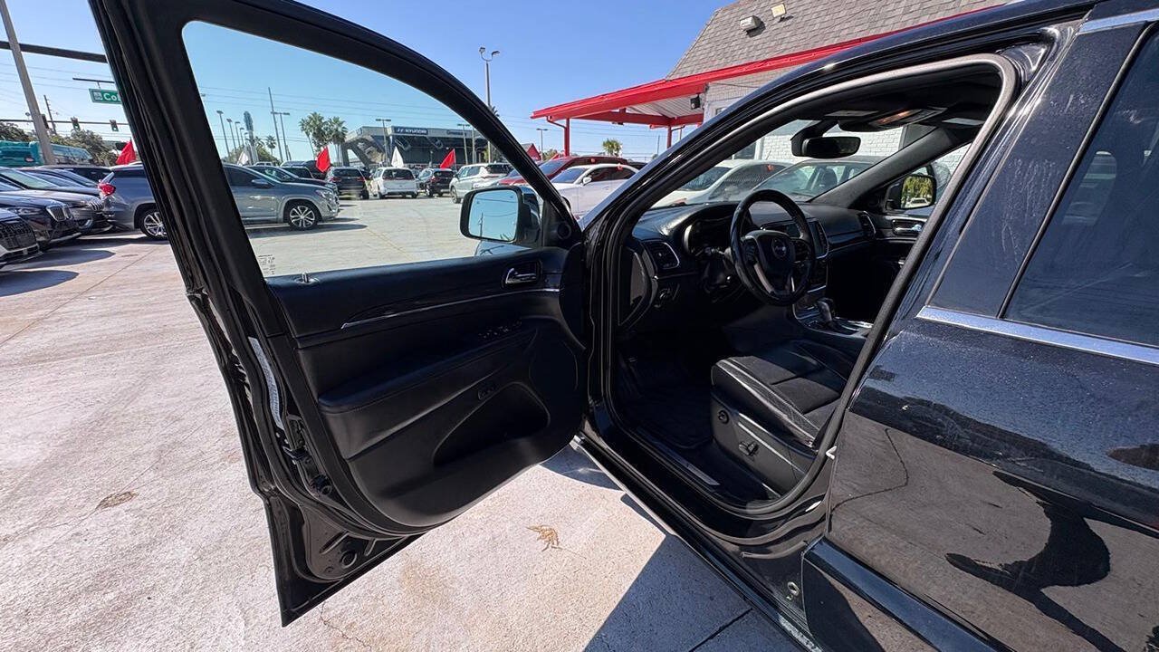 Used 2019 Jeep Grand Cherokee Overland RWD image 15