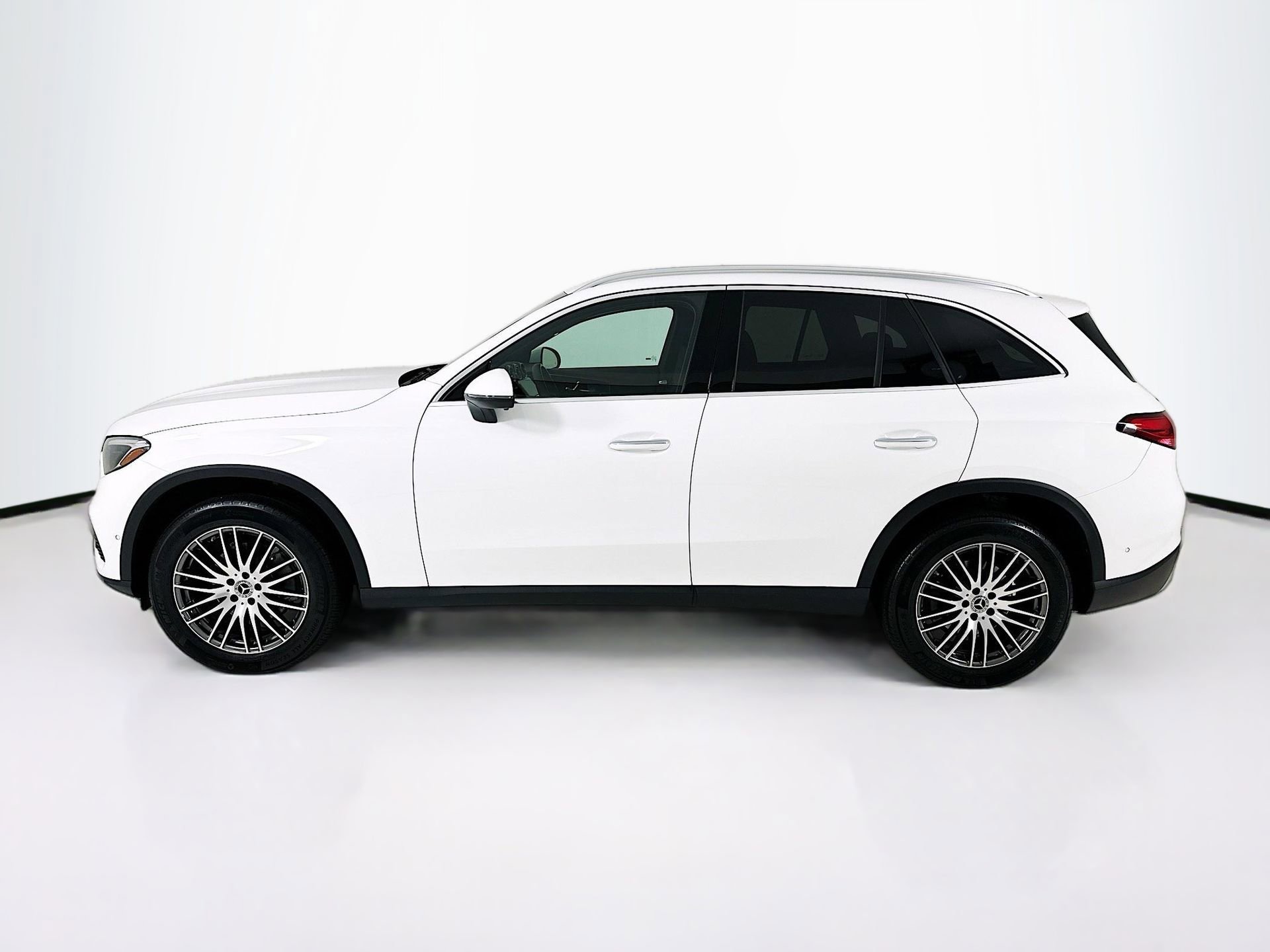 Certified 2025 Mercedes-Benz GLC 300 image 5